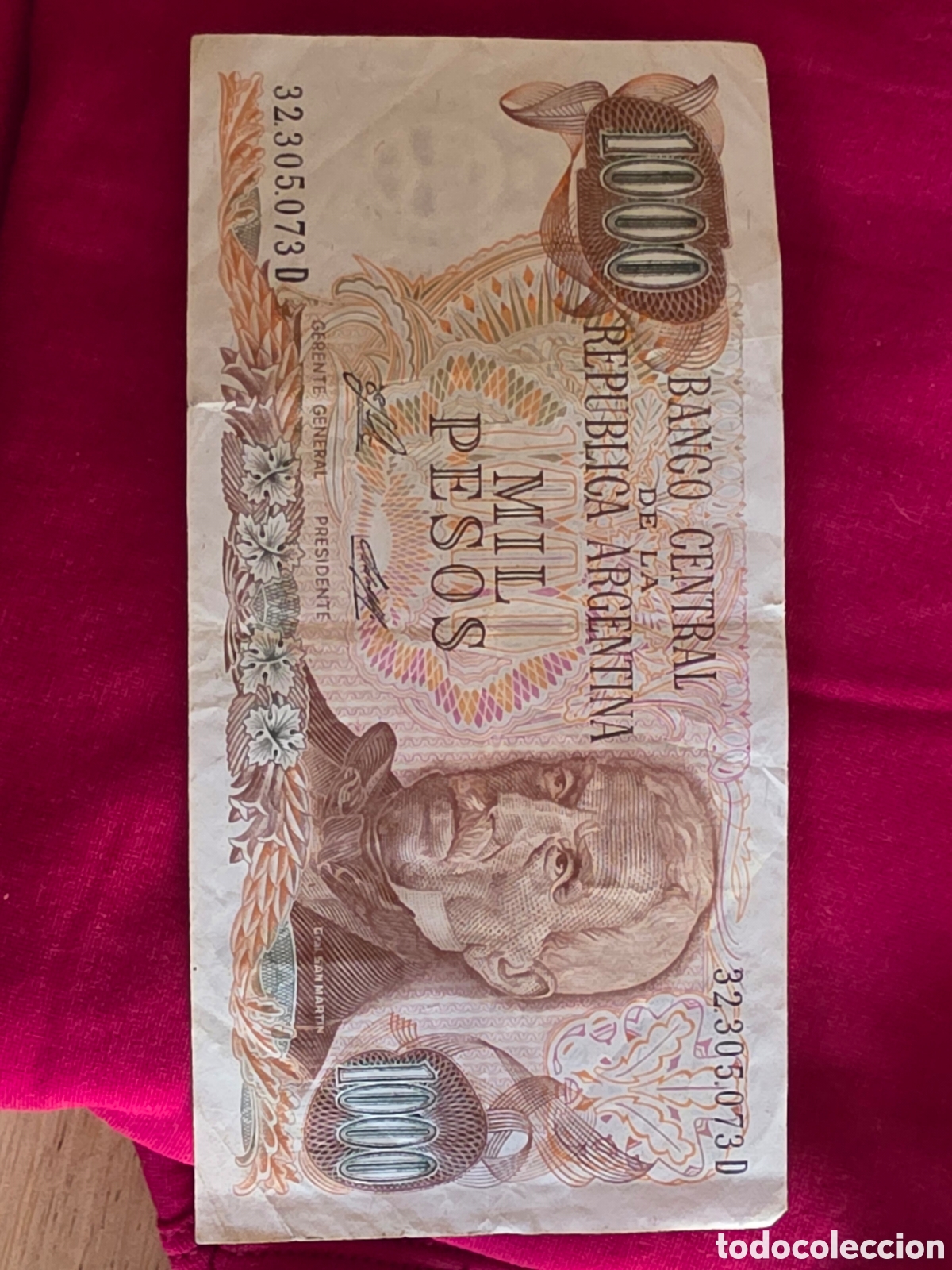 Billetes extranjeros: BILLETE 1000 PESOS ARGENTINA