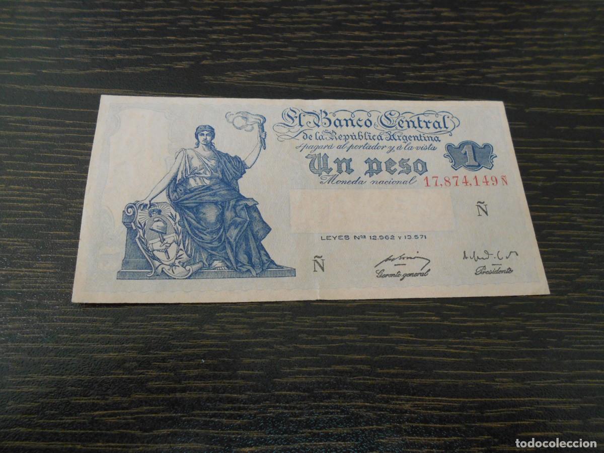 Billetes extranjeros: ARGENTINA-BILLETE PICK 262-1 PESO-LEYES 12.962 Y 13.571-SERIE &Ntilde;-MBC