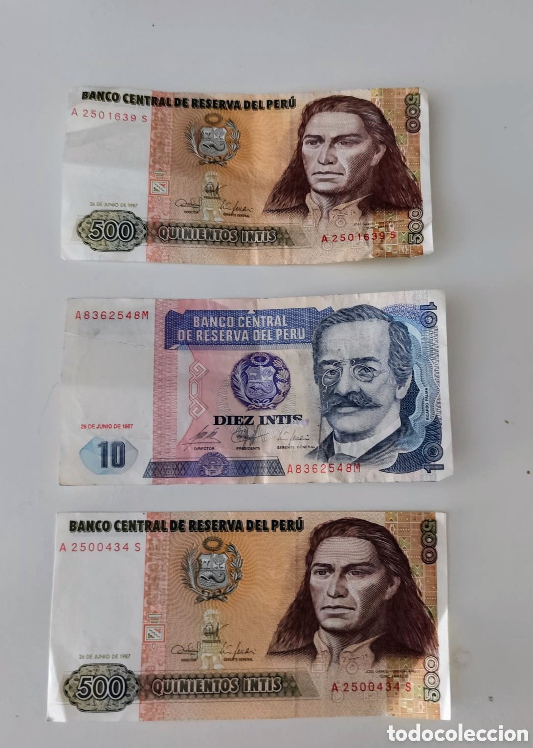 Billetes extranjeros: 3 Billetes de Per&uacute; 500 y 10 Intis