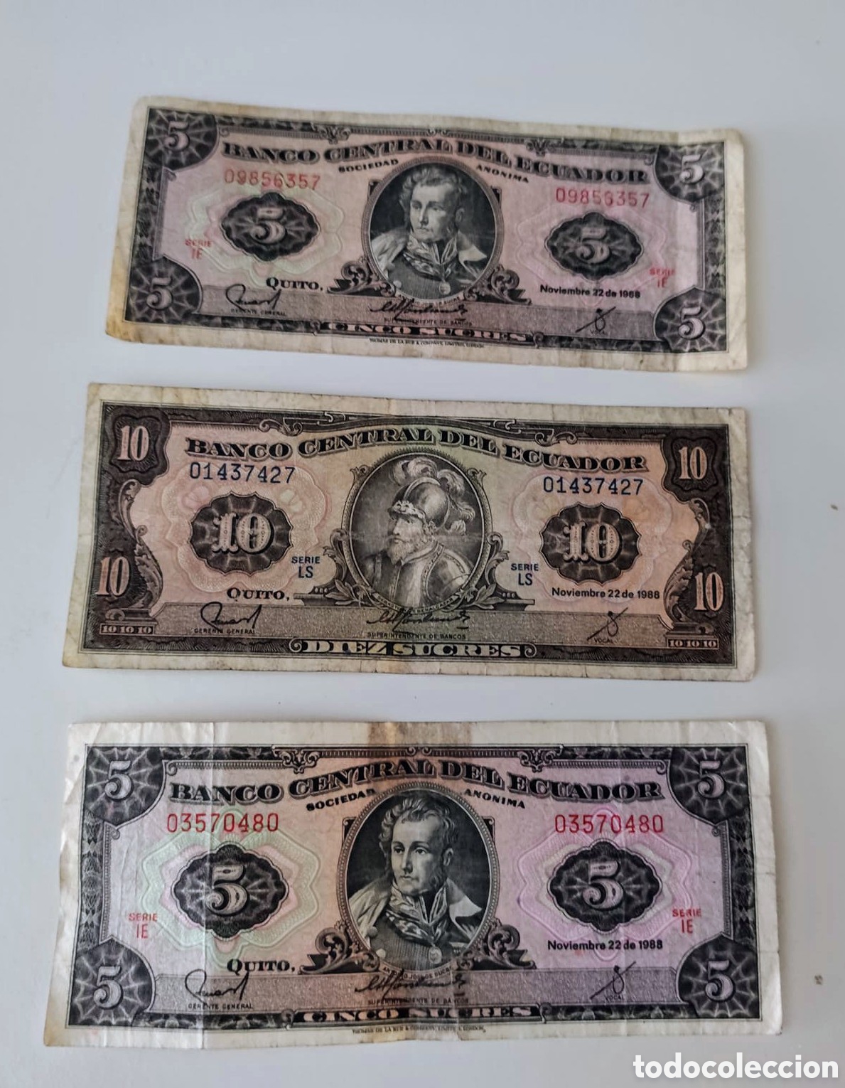 Billetes extranjeros: 3 Billetes de Ecuador 5 y 10 Sucres 1988