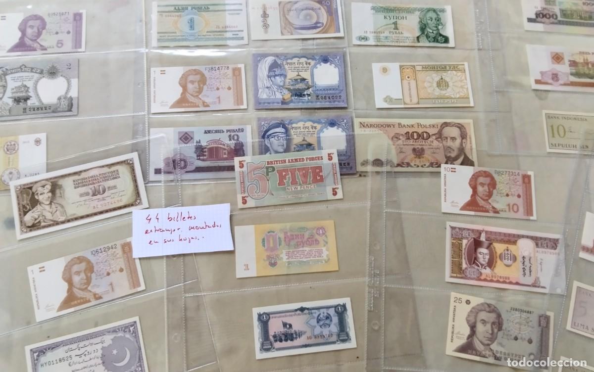 Billetes extranjeros: LOTE DE 44 BILLETES EXTRANJEROS MONTADOS EN HOJAS , MUY BUENA CONSERVACION CASI PLANCHA