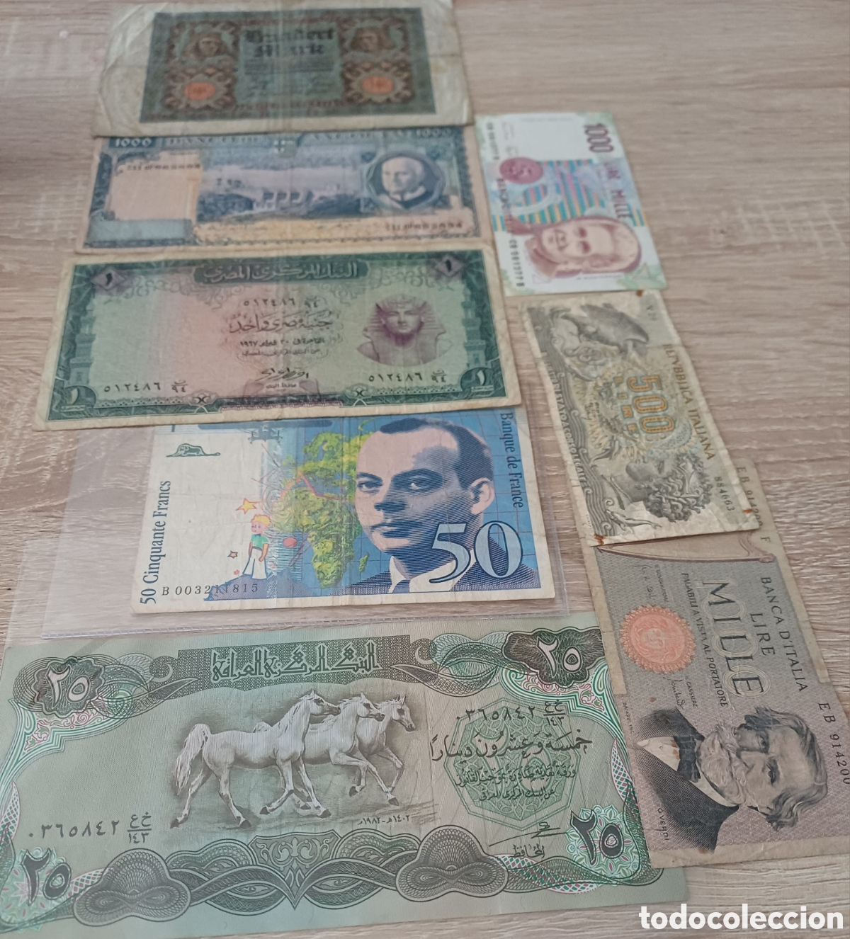 Billetes extranjeros: Lote de 8 billetes del mundo