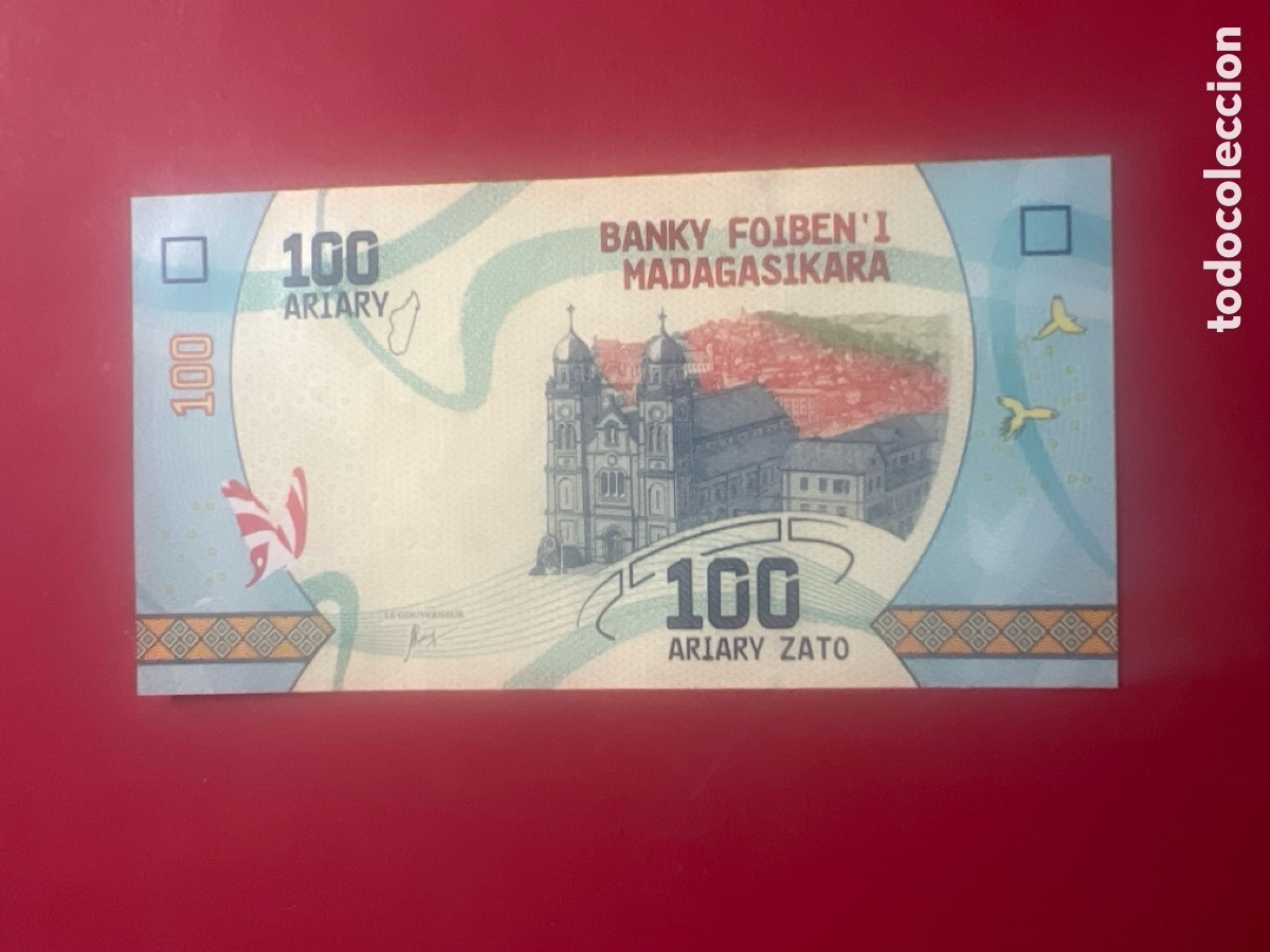 Billetes extranjeros: B241. BILLETE - MADAGASCAR. 100 Ariary - Foto 2