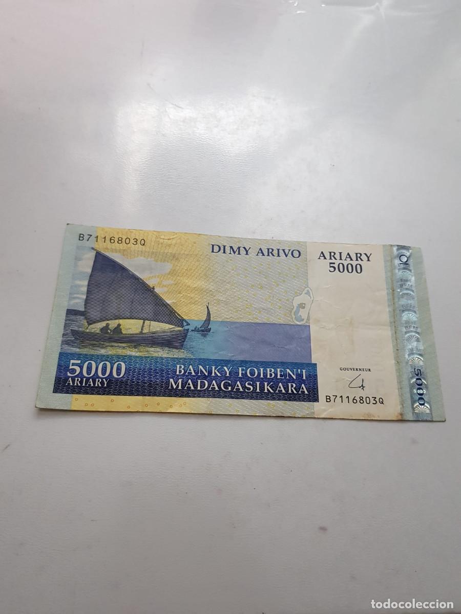 Billetes extranjeros: MADAGASCAR-5000 ARIARY-2004