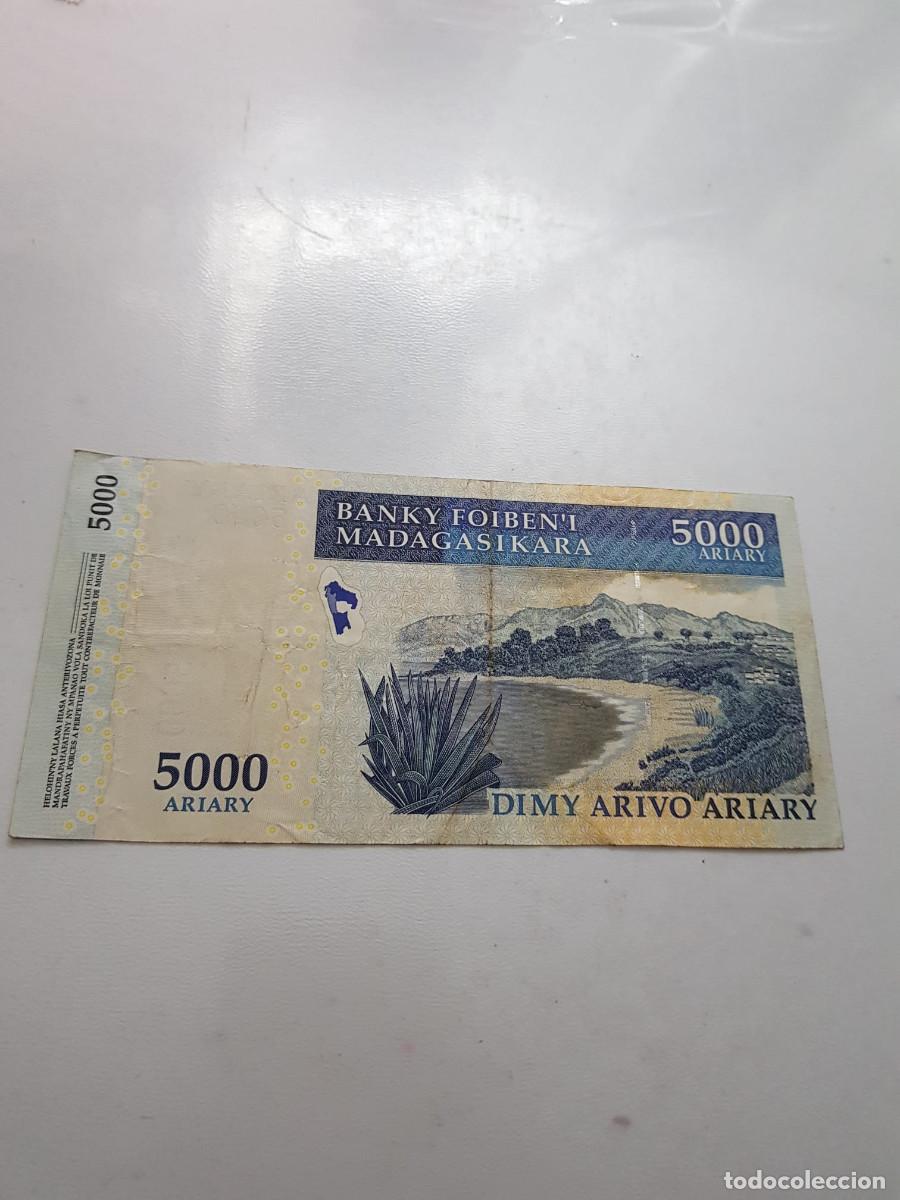 Billetes extranjeros: MADAGASCAR-5000 ARIARY-2004 - Foto 2