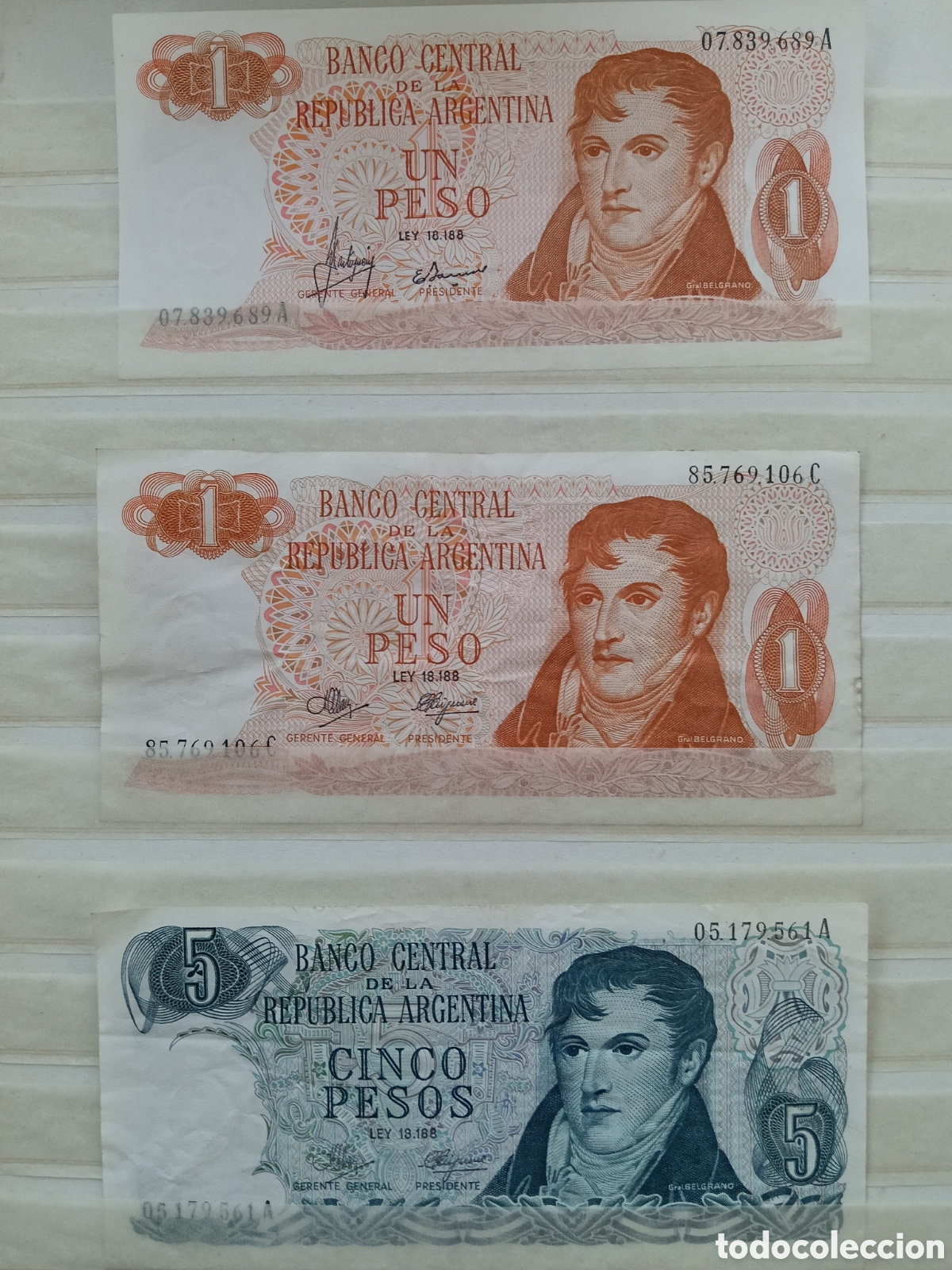 Billetes extranjeros: Lote de 3 Billetes de Argentina - Serie Peso Ley 18.188 (A&ntilde;os 70) - 1 Peso (x2) y 5 Pesos - Manuel B