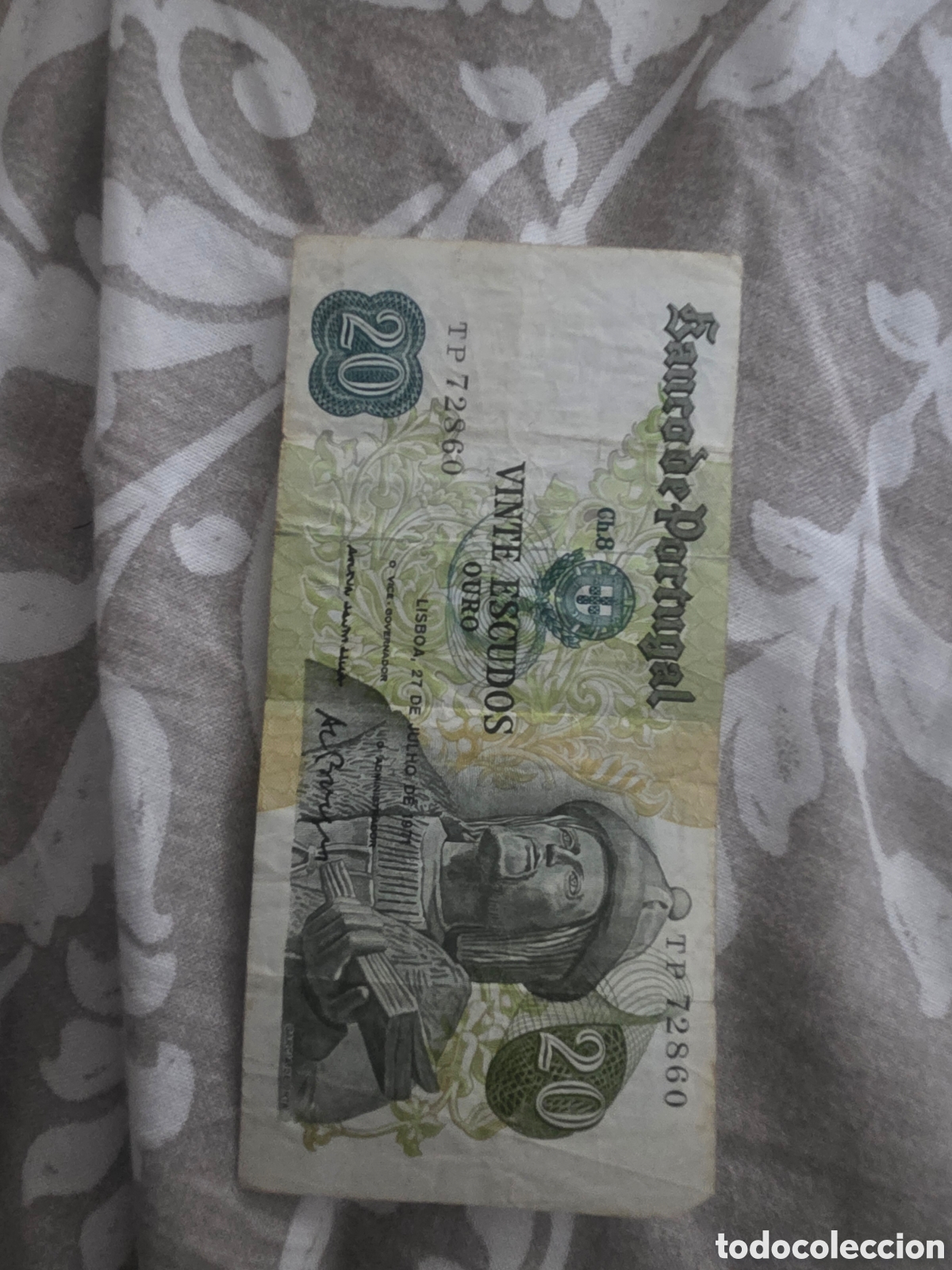 Billetes extranjeros: El billete de la imagen es de 20 Escudos Ouro de Portugal, emitido por el Banco de Portugal con fech