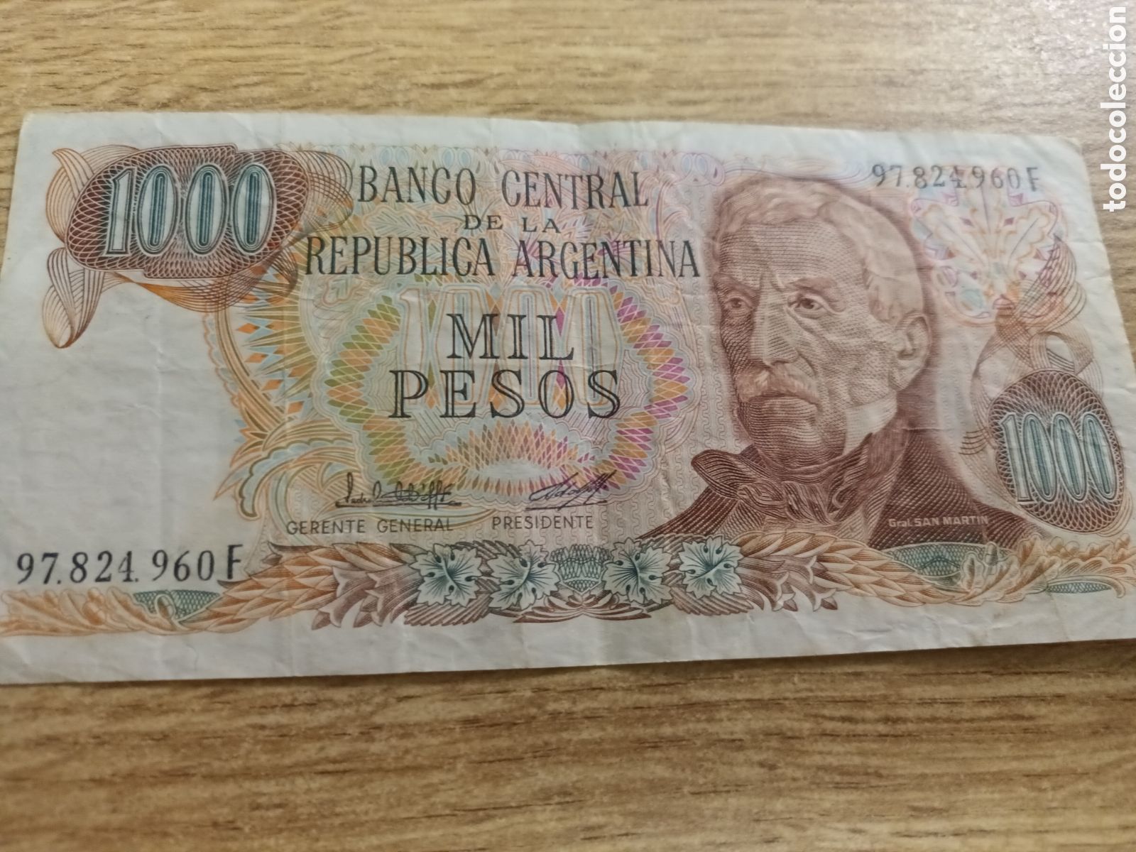 Billetes extranjeros: ANTIGUO BILLETE DE 1000 PESOS ARGENTINOS EMITIDO EN LA &Eacute;POCA DE 1976-1983
