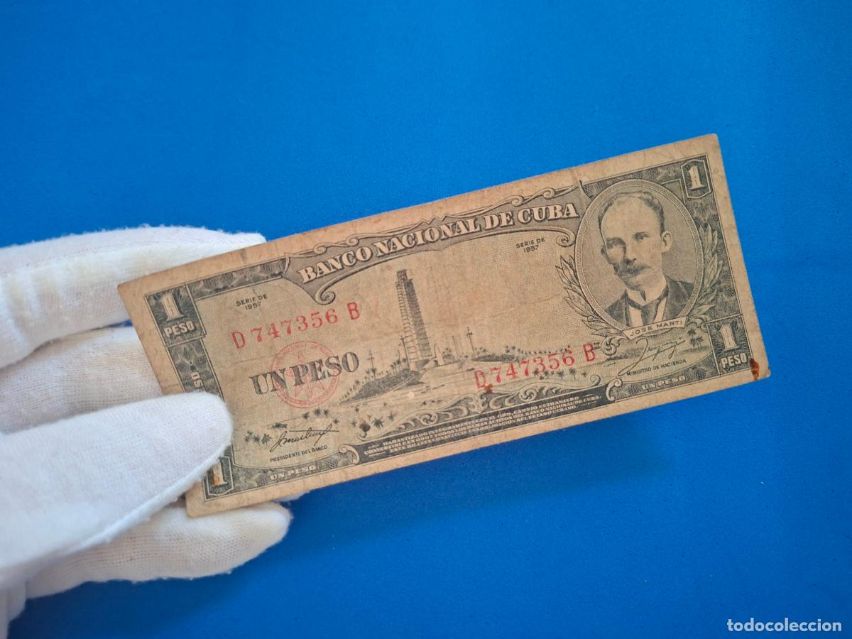 Billetes extranjeros: Billete de Cuba. 1 Peso. A&ntilde;o 1958. Plaza C&iacute;vica y escudo