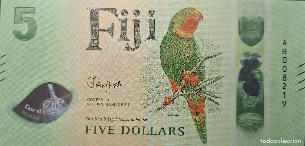 Notas Internacionais: FIJI 5$ A&Ntilde;O 2026 PICK 125a