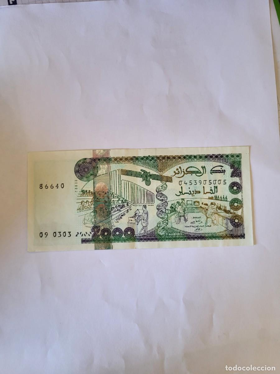 Billetes extranjeros: Billete 2000 Dinares Argelia 2011