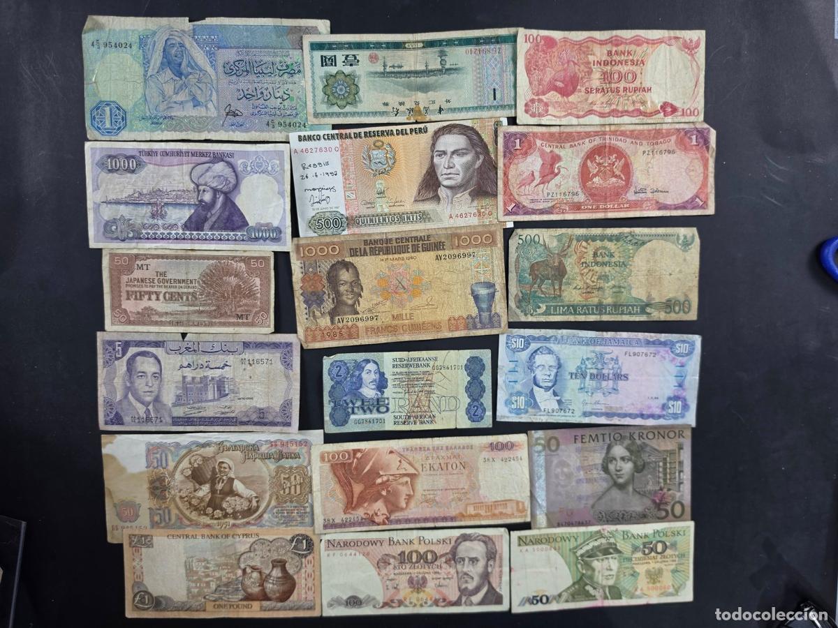 Billetes extranjeros: Lote de 18 billetes del mundo.