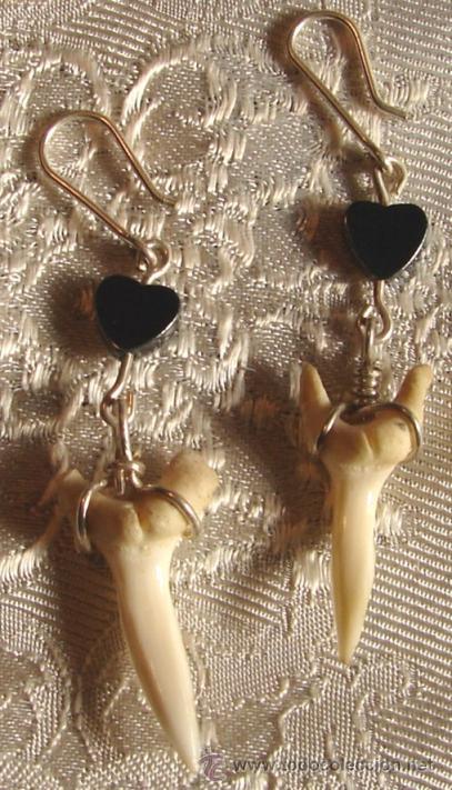 Joyeria: PAR DE PENDIENTES EN PLATA, DIENTES DE TIBURON Y HEMATITE - Foto 1
