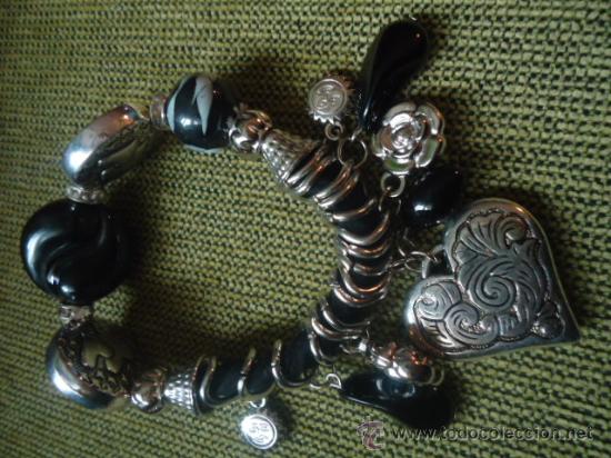 Joyeria: BONITA PULSERA CON COLGANTES Y ABALORIOS ELEGANTE, MODERNA