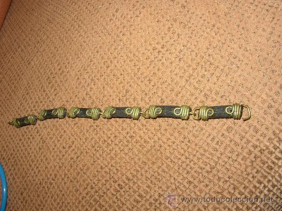 Joyeria: Pulsera de cuero con engarces de metal - Foto 1