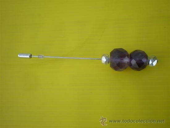 Joyeria: alfiler y cristales lilas - Foto 1