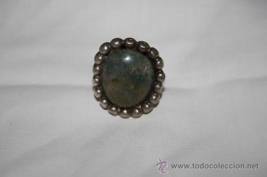Schmuck: JOY026 ANILLO CON BONITA PIEDRA VERDOSA POSIBLEMENTE DE PLATA