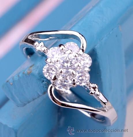 Joyeria: ANILLO FLOR EN ORO BLANCO LAMINADO Y CIRCONITAS, LISTO PARA REGALO. TALLA 14