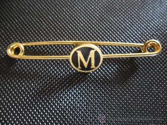 Joyeria: ALFILER CON LA LETRA M  EN DORADO - Foto 1