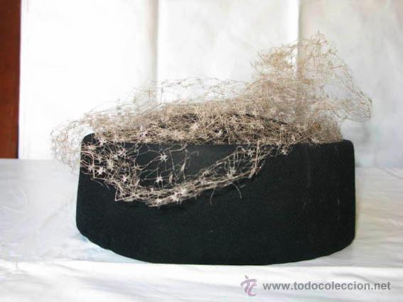 Gioielleria: Antiguo tocado de mujer, lana negra y raso, muy bonito ideal coleccionismo, 19cm de diametro.