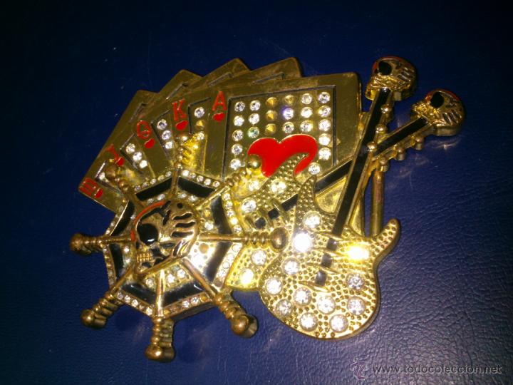 Schmuck: HEBILLA,CARTAS DE POKER,GUITARRA.CON INCRUSTACIONES DE BISUTERIA