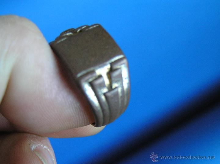 Joalharia: Anillo antiguo de recuperaci&oacute;n, Con restos de ba&ntilde;o de plata: