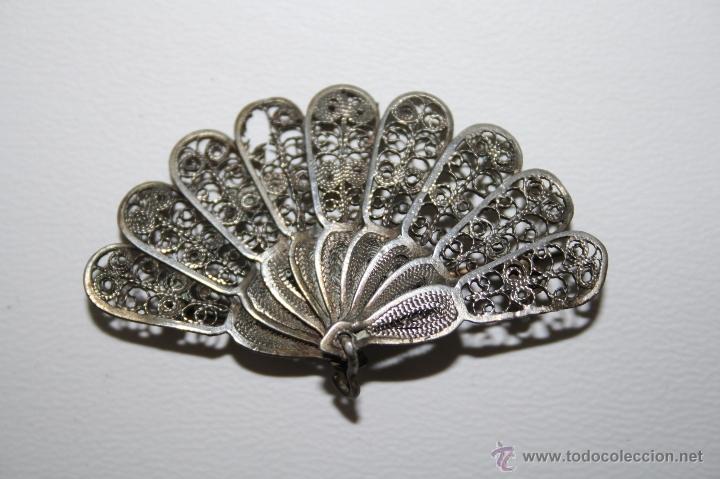 Joyeria: JOY215 BROCHE EN FORMA DE ABANICO. PLATA. NECESITA RESTAURACI&Oacute;N. 5 CM. ESPA&Ntilde;A. A&Ntilde;OS 30