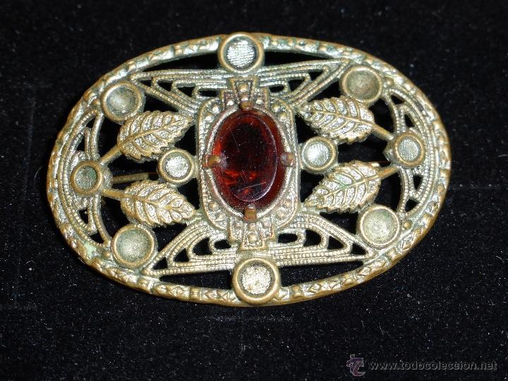 Joyeria: BROCHE ANTIGUO CON PIEDRA CENTRAL