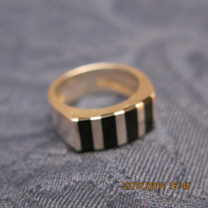 Joyeria: Anillo plateado y negro - Foto 2