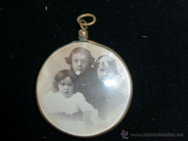 Gioielleria: ANTIGUO COLGANTE CON UNA FOTO EN BLANCO Y NEGRO EN SU INTERIOR
