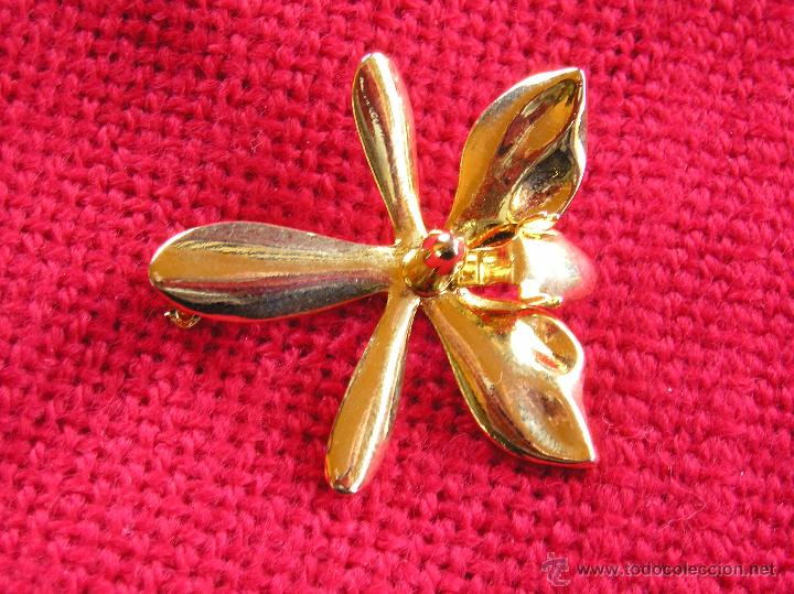 Joyeria: **PRECIOSO BROCHE PASADOR CON AGUJA BA&Ntilde;ADO EN ORO** (3 x 3 cm)