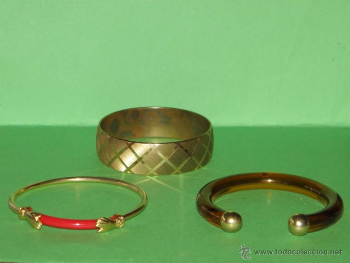 Joyeria: Lote de 3 pulseras de los a&ntilde;os 60, de metal y de celuloide - Foto 1