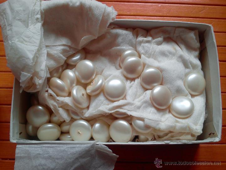 Joyeria: Caja con perlas planas imitaci&oacute;n - Foto 2