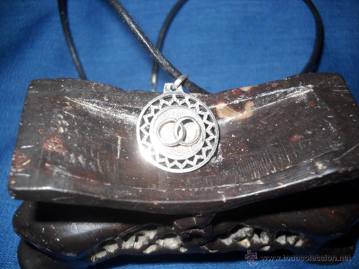 Joyeria: PRECIOSA MEDALLA DE PLATA ,DOS ALIANZAS ENTRELAZADAS. - Foto 1