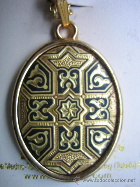 Schmuck: Colgante Adamasquinado con motivos hispano arabe. Toledo.Medidas 2,7x3,5cm