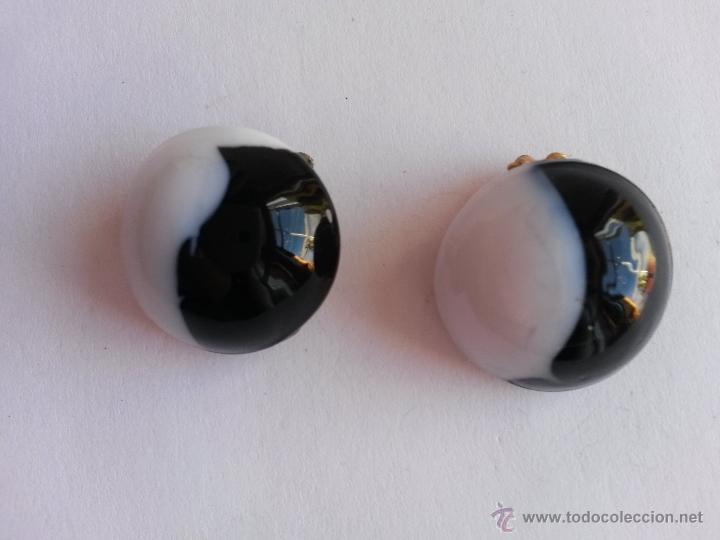 Joyeria: Pendientes vintage a&ntilde;os 60 de op-art sin uso sacados del papel