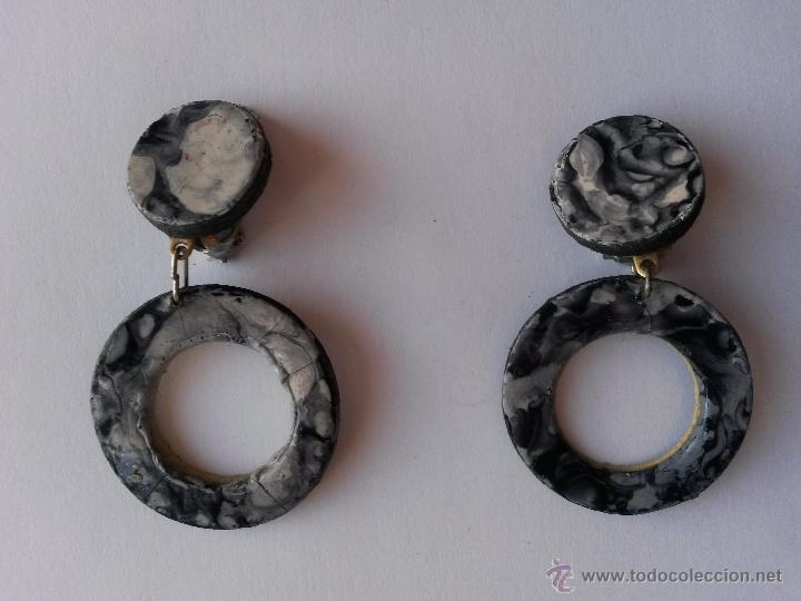 Joyeria: Pendientes vintage a&ntilde;os 60 de op-art sin uso sacados del papel