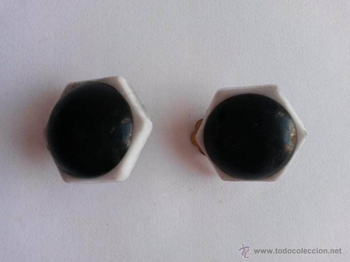 Joyeria: Pendientes vintage a&ntilde;os 60 de op-art sin uso sacados del papel