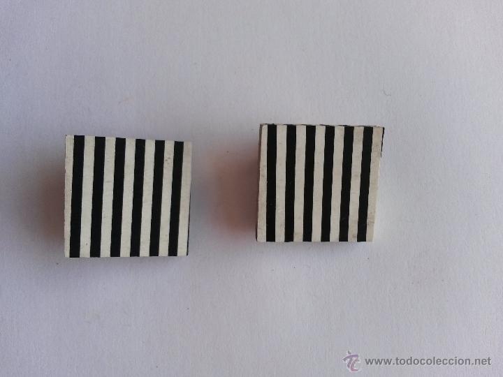 Joyeria: Pendientes vintage a&ntilde;os 60 de op-art sin uso sacados del papel