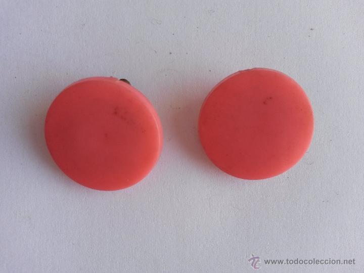 Joyeria: Pendientes vintage a&ntilde;os 60 de op-art sin uso sacados del papel