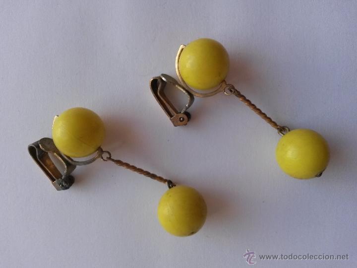 Joyeria: Pendientes vintage a&ntilde;os 60 de op-art sin uso sacados del papel