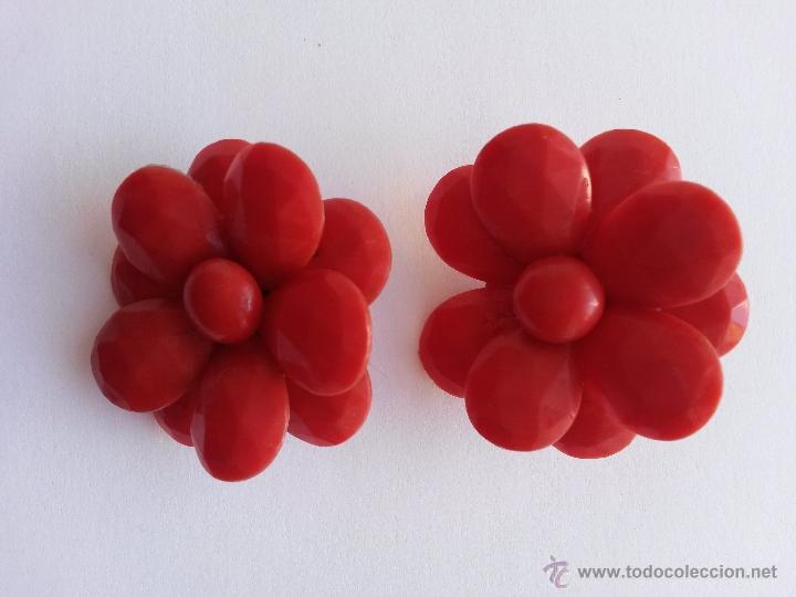 Joyeria: Pendientes vintage a&ntilde;os 60 de op-art sin uso sacados del papel