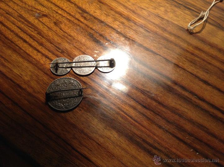 Joyeria: DOS BROCHES MONEDAS ORIENTAL - Foto 3