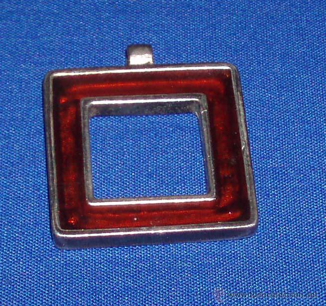 Gioielleria: bonito colgante cuadrado borde plateado