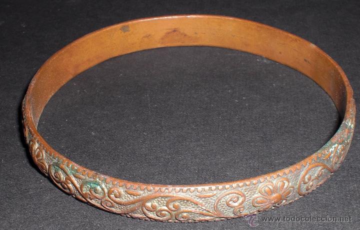 Joyeria: Antigua pulsera de bronce de 1900 - Foto 1
