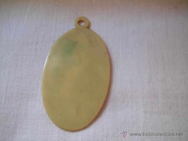 Joyeria: MEDALLON DE CELULOIDE TALLA FIGURAS ROMANTICAS - Foto 3