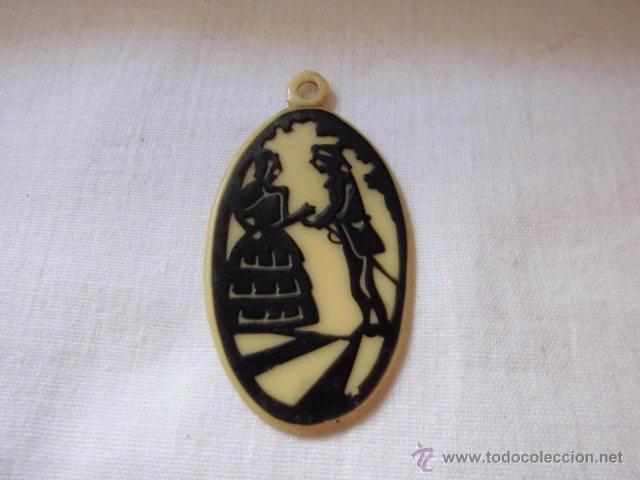 Joyeria: MEDALLON DE CELULOIDE TALLA FIGURAS ROMANTICAS - Foto 4