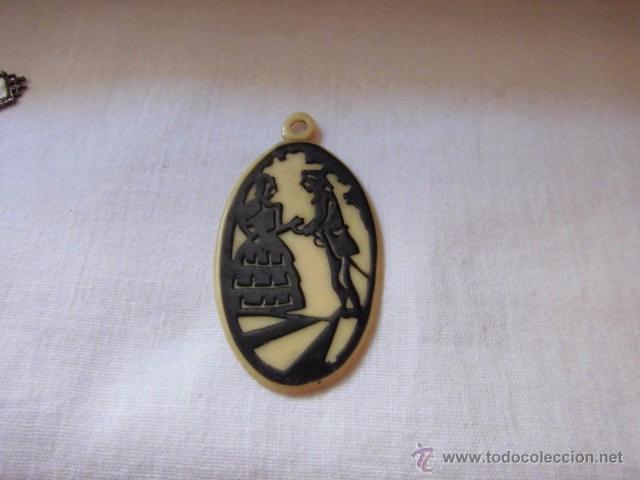 Joyeria: MEDALLON DE CELULOIDE TALLA FIGURAS ROMANTICAS - Foto 5