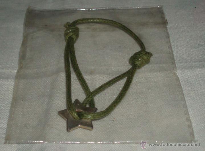 Joyeria: pulsera de madera verde y amarilla con la cabeza de un indio - Foto 2