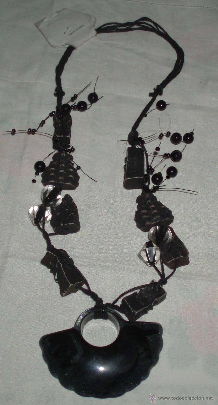 Gioielleria: bonito collar piezas alargadas en color negro y la pieza grande tornasolada nuevo